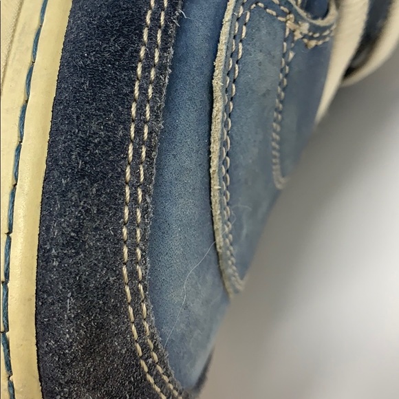 Italian deck shoes: stitching perfect; heel worn - Picture 13 of 13